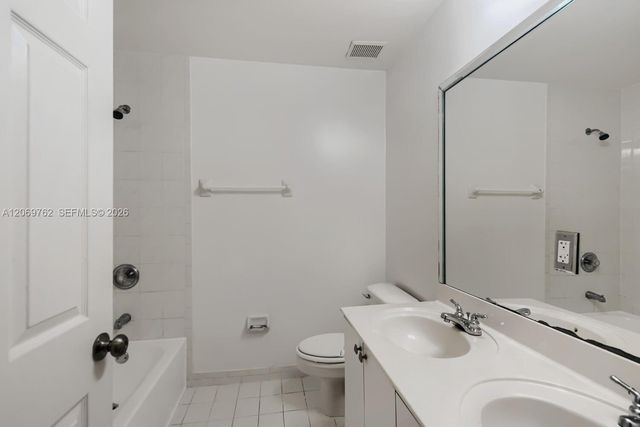 7663 N Southwood, Davie, FL 33328