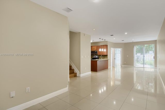7663 N Southwood, Davie, FL 33328