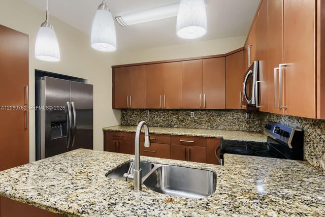 7663 N Southwood, Davie, FL 33328