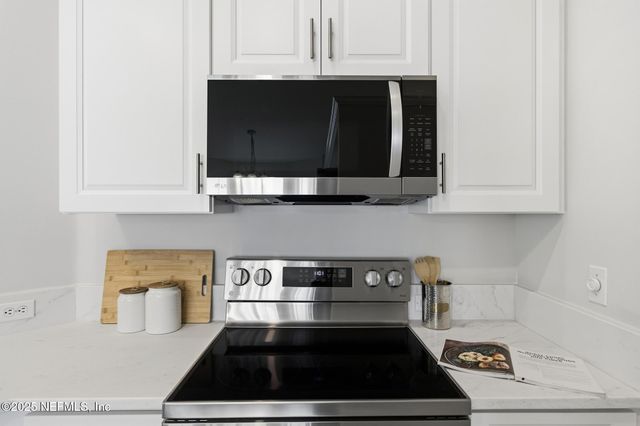 701 LAKE STONE Circle, Ponte Vedra Beach, FL 32082