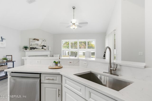 701 LAKE STONE Circle, Ponte Vedra Beach, FL 32082