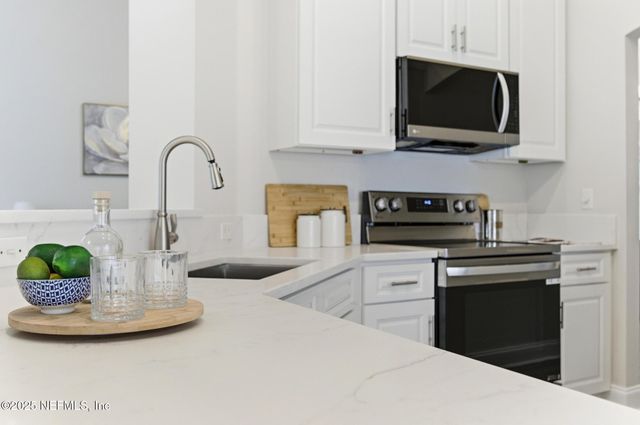 701 LAKE STONE Circle, Ponte Vedra Beach, FL 32082