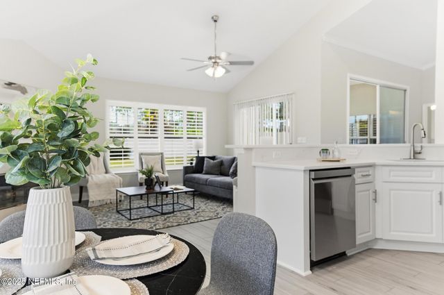 701 LAKE STONE Circle, Ponte Vedra Beach, FL 32082