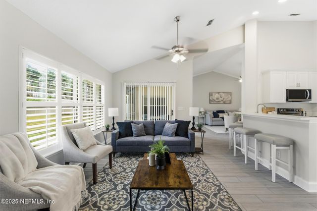 701 LAKE STONE Circle, Ponte Vedra Beach, FL 32082