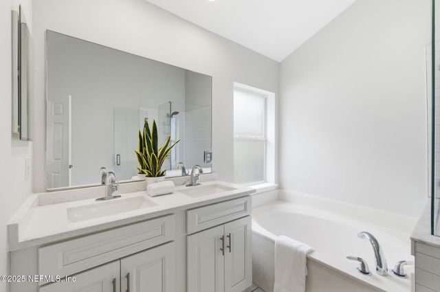 701 LAKE STONE Circle, Ponte Vedra Beach, FL 32082