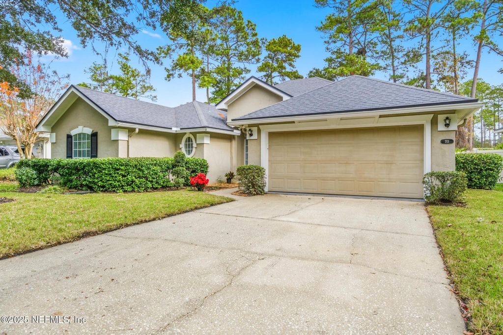 701 LAKE STONE Circle, Ponte Vedra Beach, FL 32082