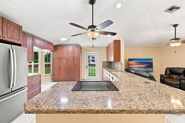 2195 F Road, Loxahatchee, FL 33470