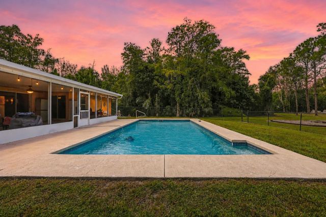 2195 F Road, Loxahatchee, FL 33470