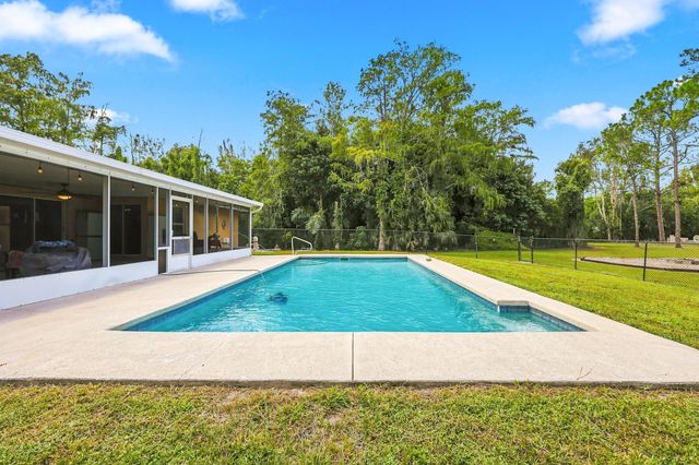 2195 F Road, Loxahatchee, FL 33470