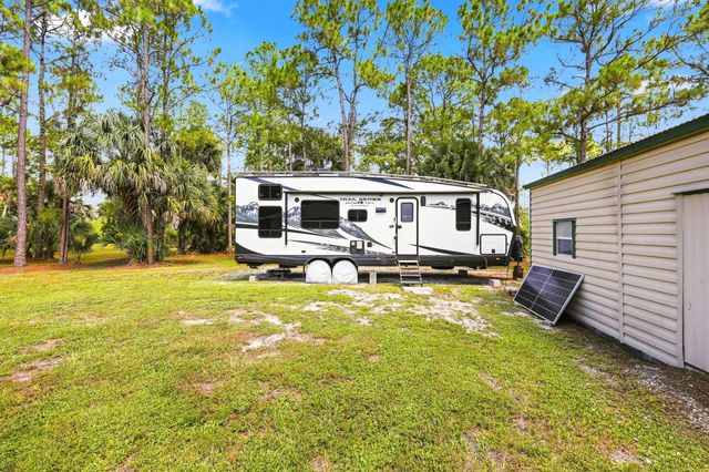 2195 F Road, Loxahatchee, FL 33470