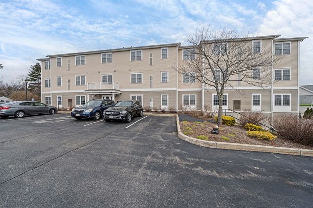 555 Page St 305, Stoughton, MA 02072