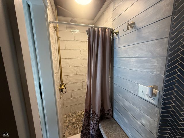 135 W Loretta Drive, Indianapolis, IN 46217