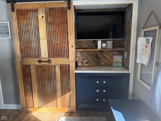 135 W Loretta Drive, Indianapolis, IN 46217