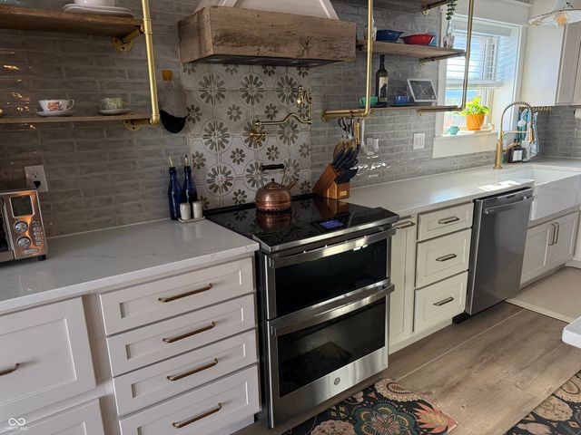 135 W Loretta Drive, Indianapolis, IN 46217