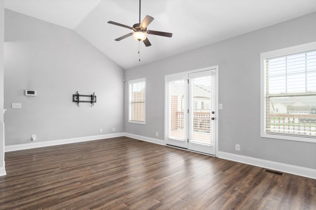 159 Matheson Dr, Clarksville, TN 37043