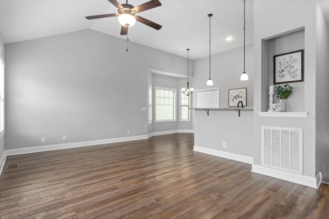 159 Matheson Dr, Clarksville, TN 37043