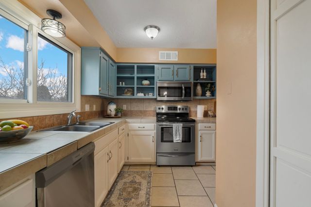 2978 Plaza Azul, Santa Fe, NM 87507