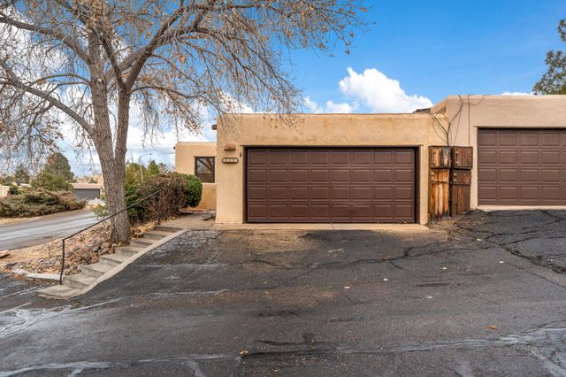 2978 Plaza Azul, Santa Fe, NM 87507