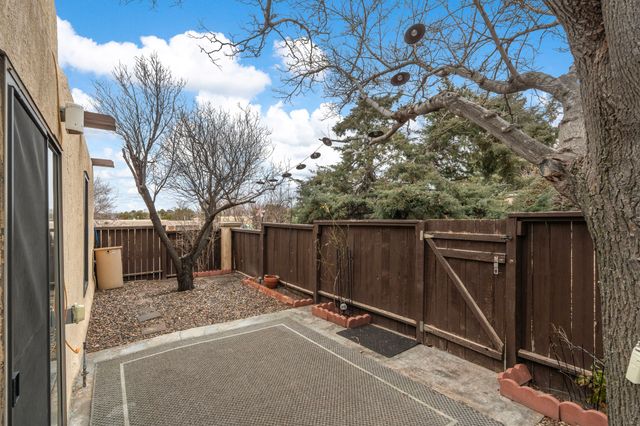 2978 Plaza Azul, Santa Fe, NM 87507