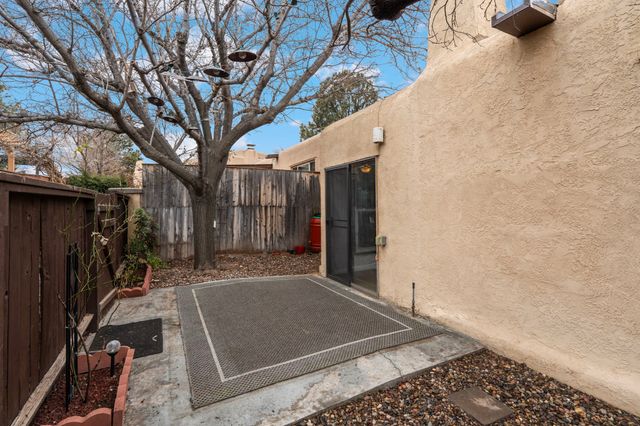 2978 Plaza Azul, Santa Fe, NM 87507