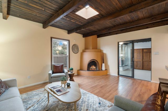 2978 Plaza Azul, Santa Fe, NM 87507