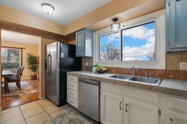 2978 Plaza Azul, Santa Fe, NM 87507