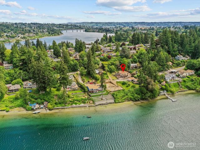 2540 E Phinney Bay Place, Bremerton, WA 98312
