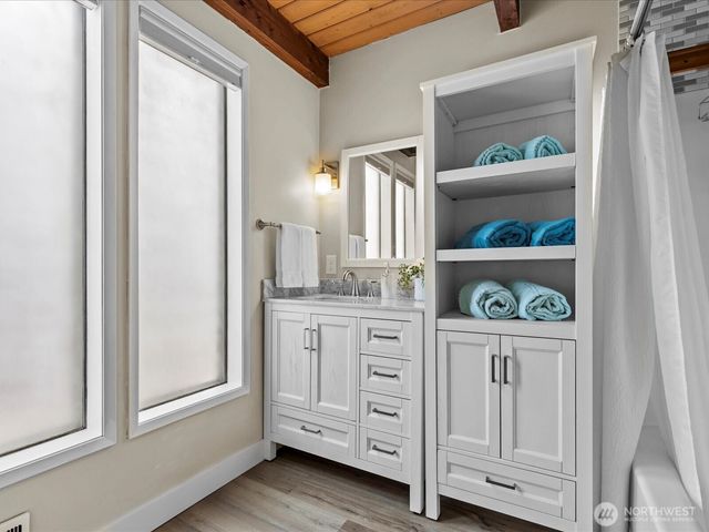 2540 E Phinney Bay Place, Bremerton, WA 98312