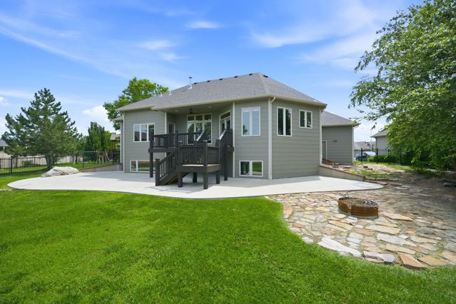 13716 E Mainsgate St, Wichita, KS 67228
