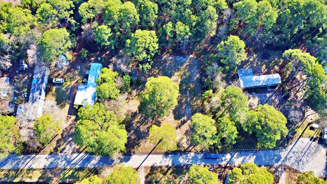 9013 Larker Woods Drive, Navarre, FL 32566