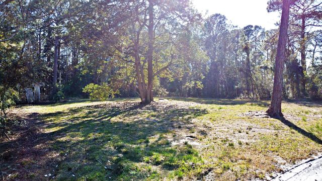 9013 Larker Woods Drive, Navarre, FL 32566