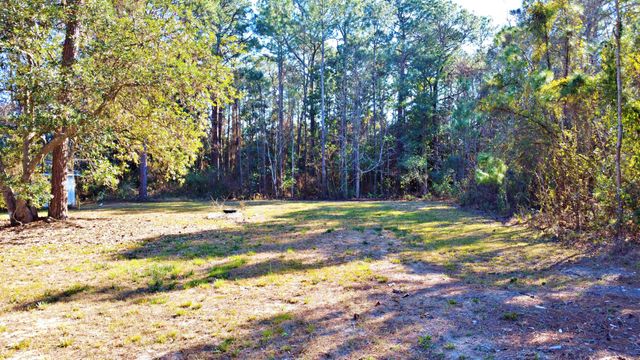 9013 Larker Woods Drive, Navarre, FL 32566