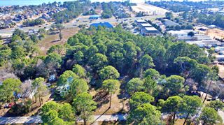 9013 Larker Woods Drive, Navarre, FL 32566