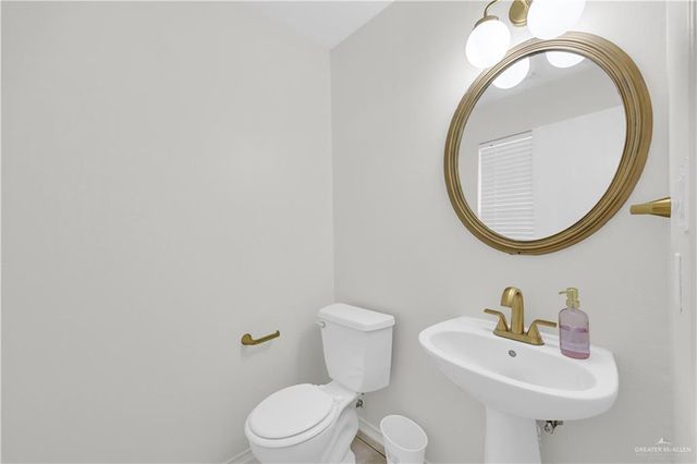 3904 Robin Avenue, Mcallen, TX 78504