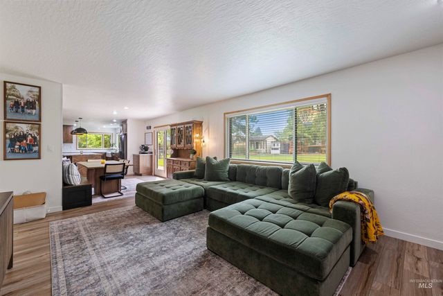 127 Ruth Lane, Nampa, ID 83686