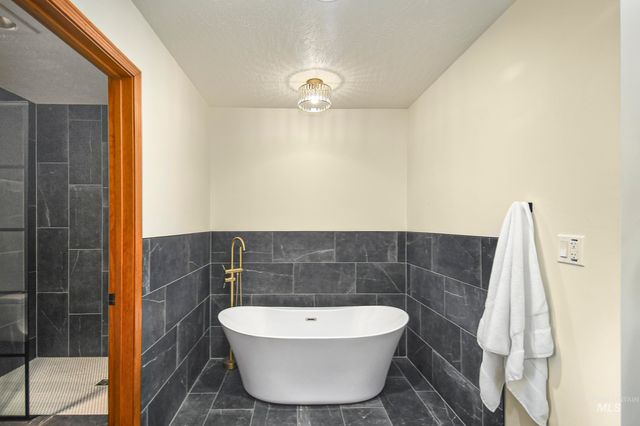 127 Ruth Lane, Nampa, ID 83686