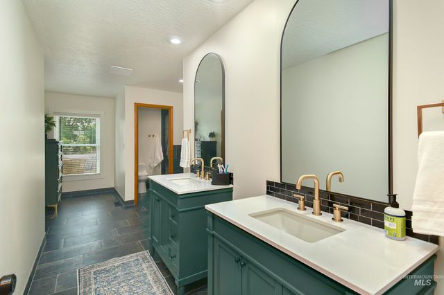 127 Ruth Lane, Nampa, ID 83686