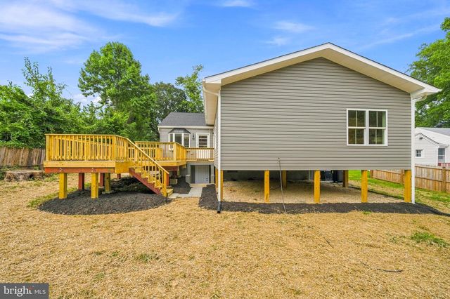 703 NORTHWEST DR, Silver Spring, MD 20901