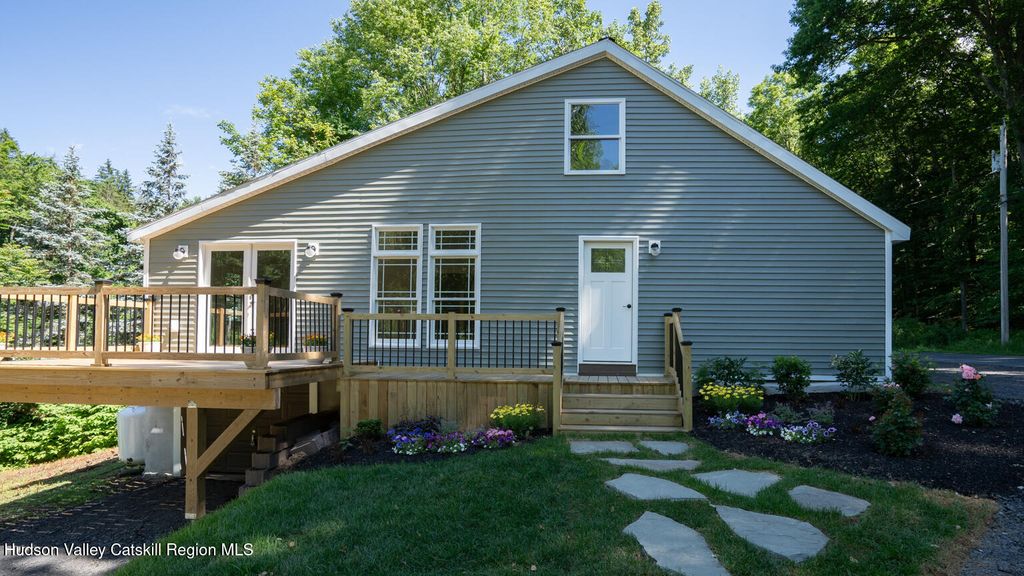 205 Mcclellan Road, Nassau, NY 12123