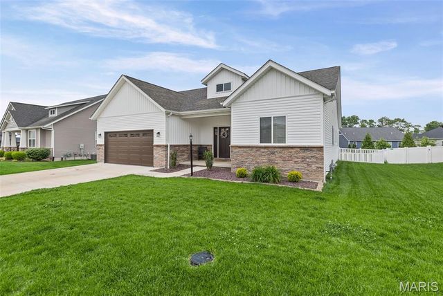 7112 Richmond Drive, Glen Carbon, IL 62034