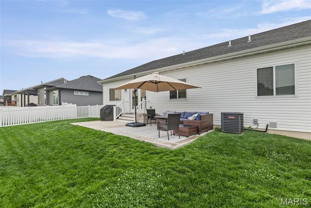 7112 Richmond Drive, Glen Carbon, IL 62034
