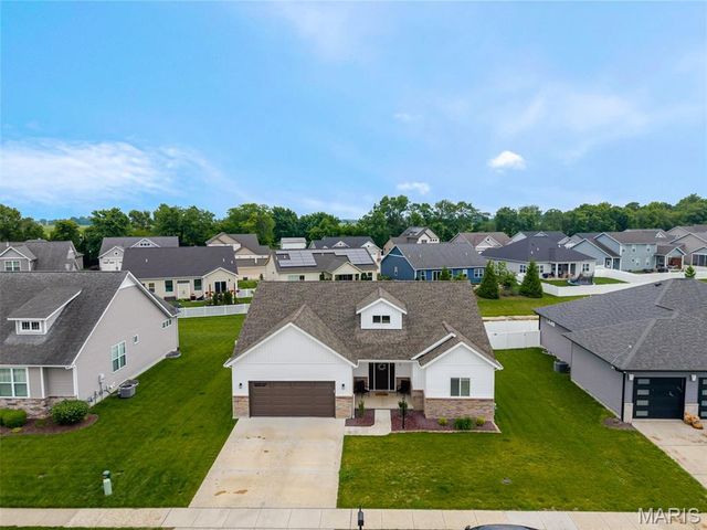 7112 Richmond Drive, Glen Carbon, IL 62034