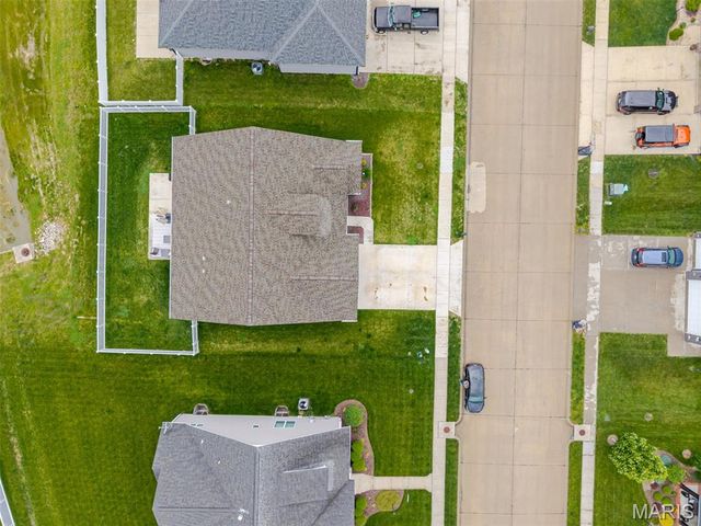 7112 Richmond Drive, Glen Carbon, IL 62034