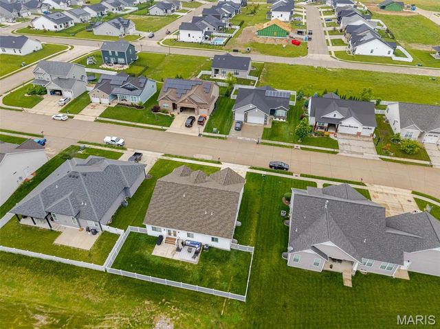 7112 Richmond Drive, Glen Carbon, IL 62034