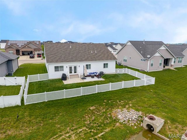 7112 Richmond Drive, Glen Carbon, IL 62034