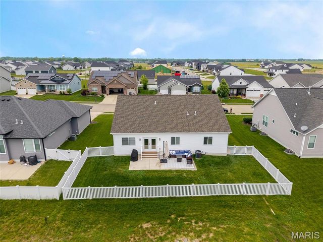 7112 Richmond Drive, Glen Carbon, IL 62034