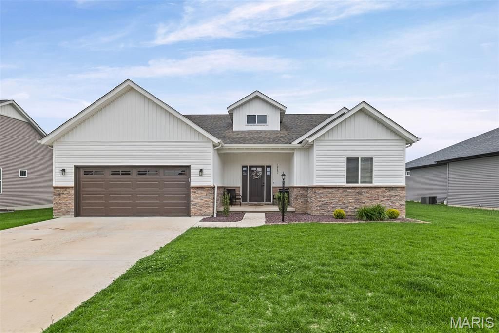 7112 Richmond Drive, Glen Carbon, IL 62034