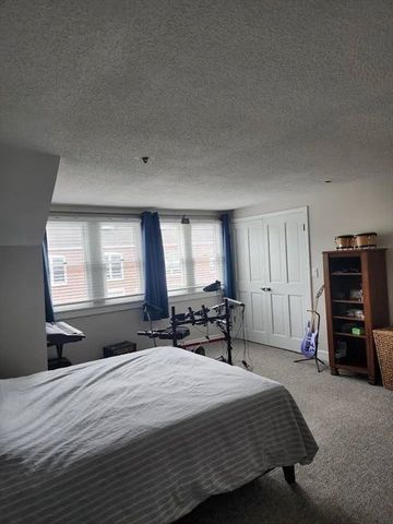 64 Wharf Street J2, Salem, MA 01970