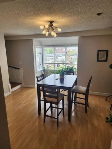 64 Wharf Street J2, Salem, MA 01970