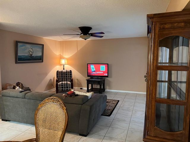 203 Suffolk E, Boca Raton, FL 33434